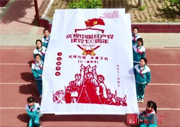 他父亲被称为“厦门李嘉诚”，搭戏古天乐走红，出道多年没拿影帝