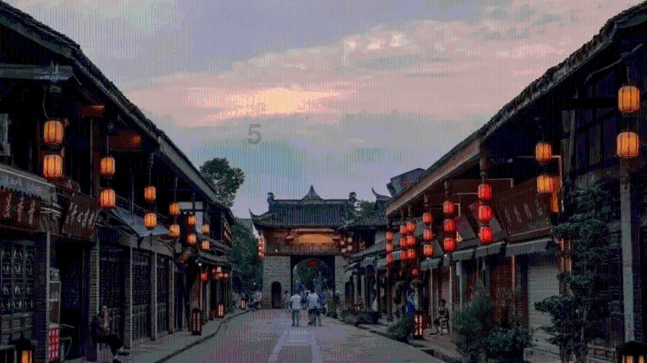 老农家祖坟被盗墓贼盯上,迁坟保护时,竟意外挖出宫里的宝贝?